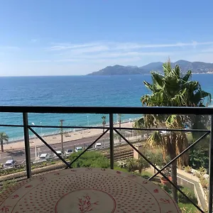 With Sea View, Aircondition And Parking Appartement Cannes